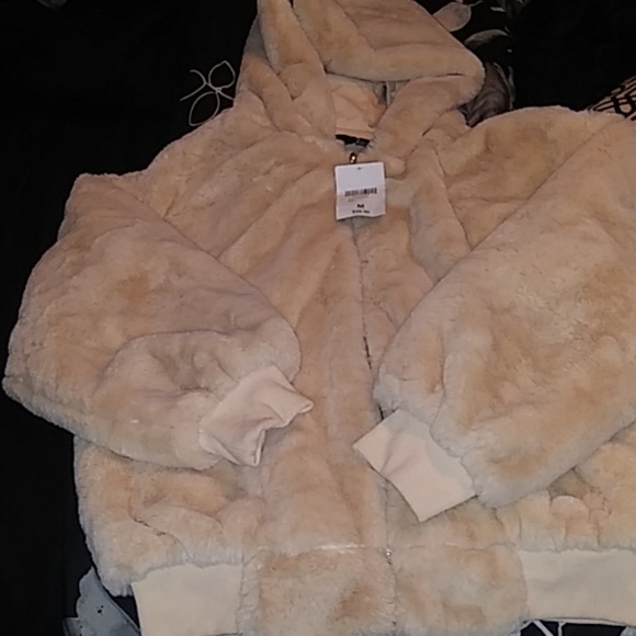 Cream fur jacket - Picture 1 of 2